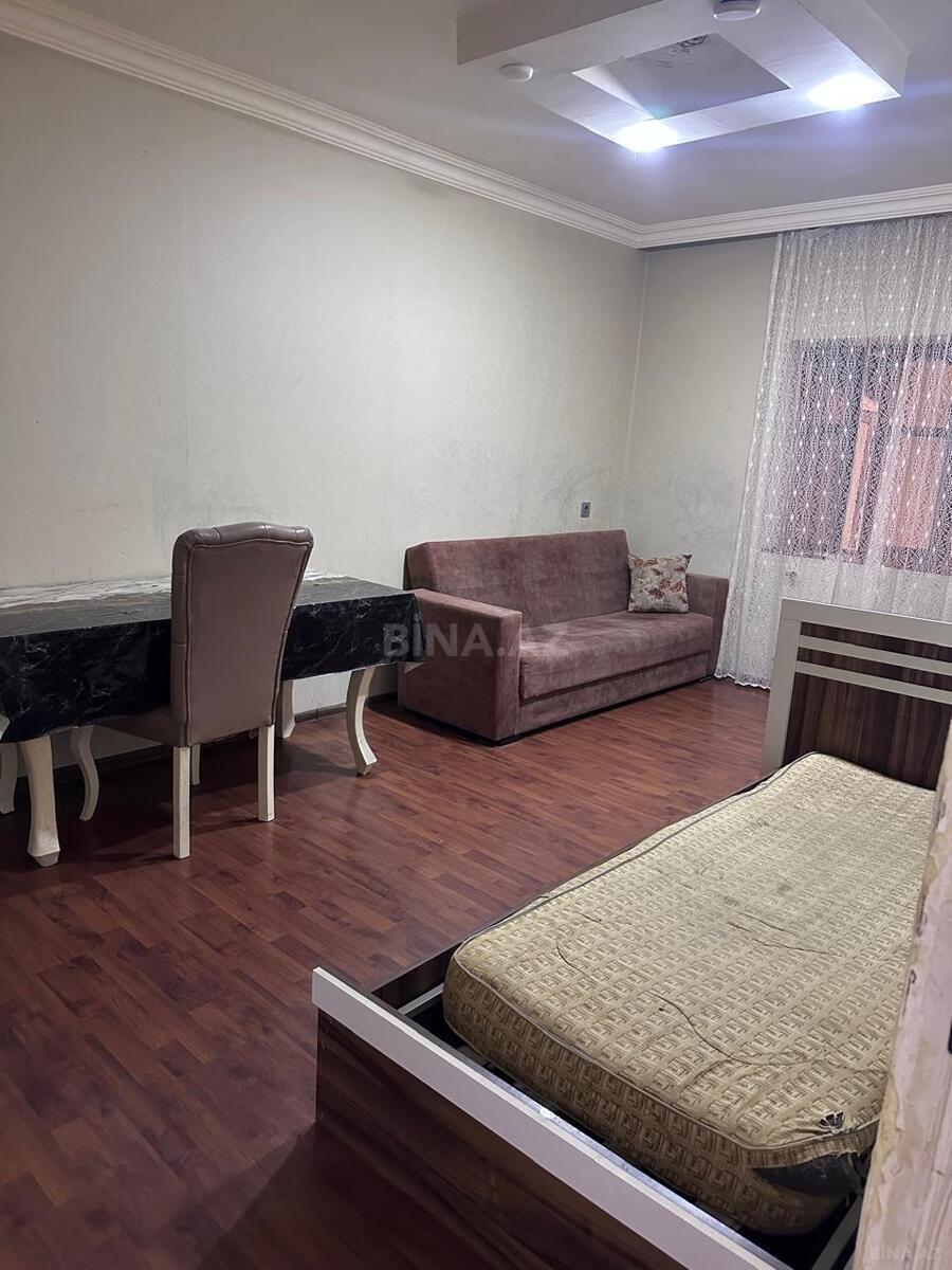3 otaqlı köhnə tikili - 7-ci mikrorayon q. - 70 m² (2)