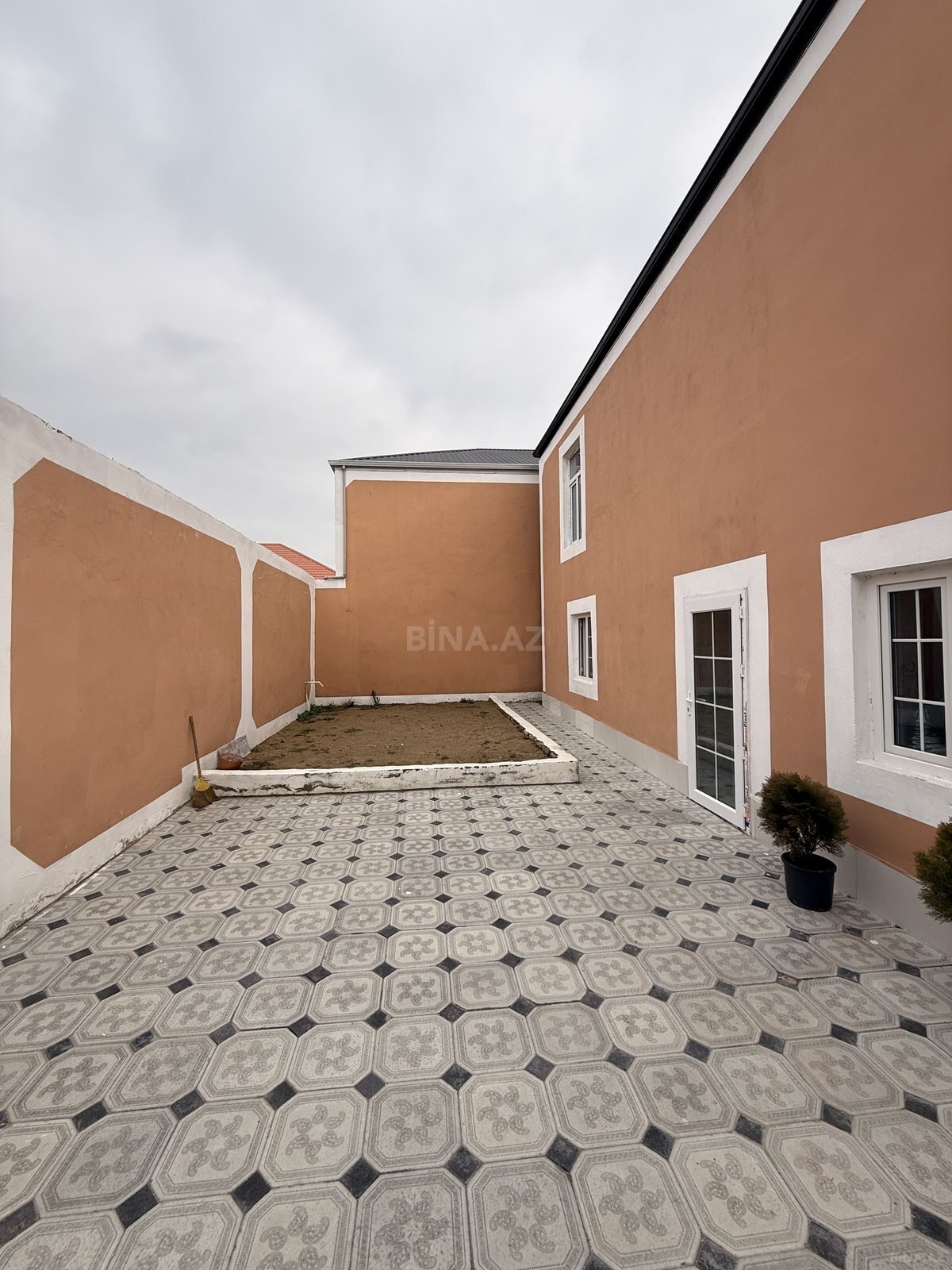 6-комн. дом/дача - пос. Бина - 240 м² (12)