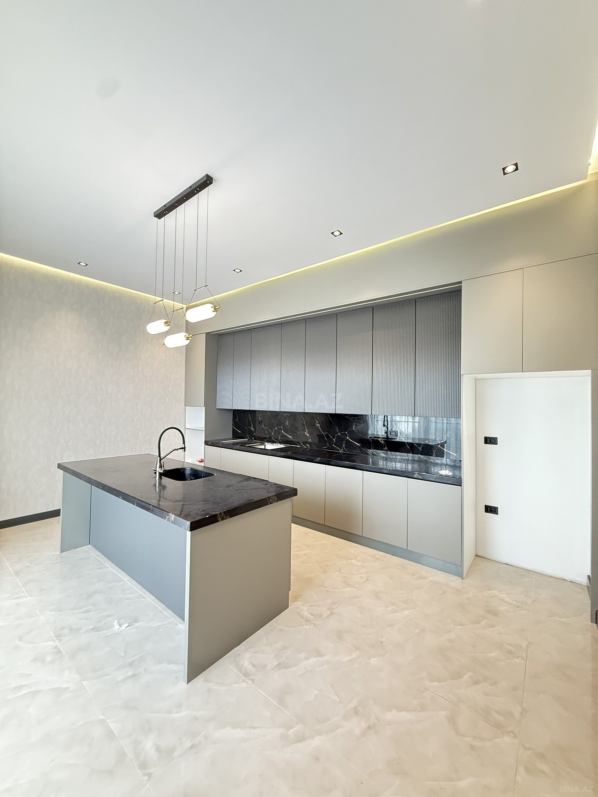 6 otaqlı həyət evi/bağ evi - Şüvəlan q. - 400 m² (15)