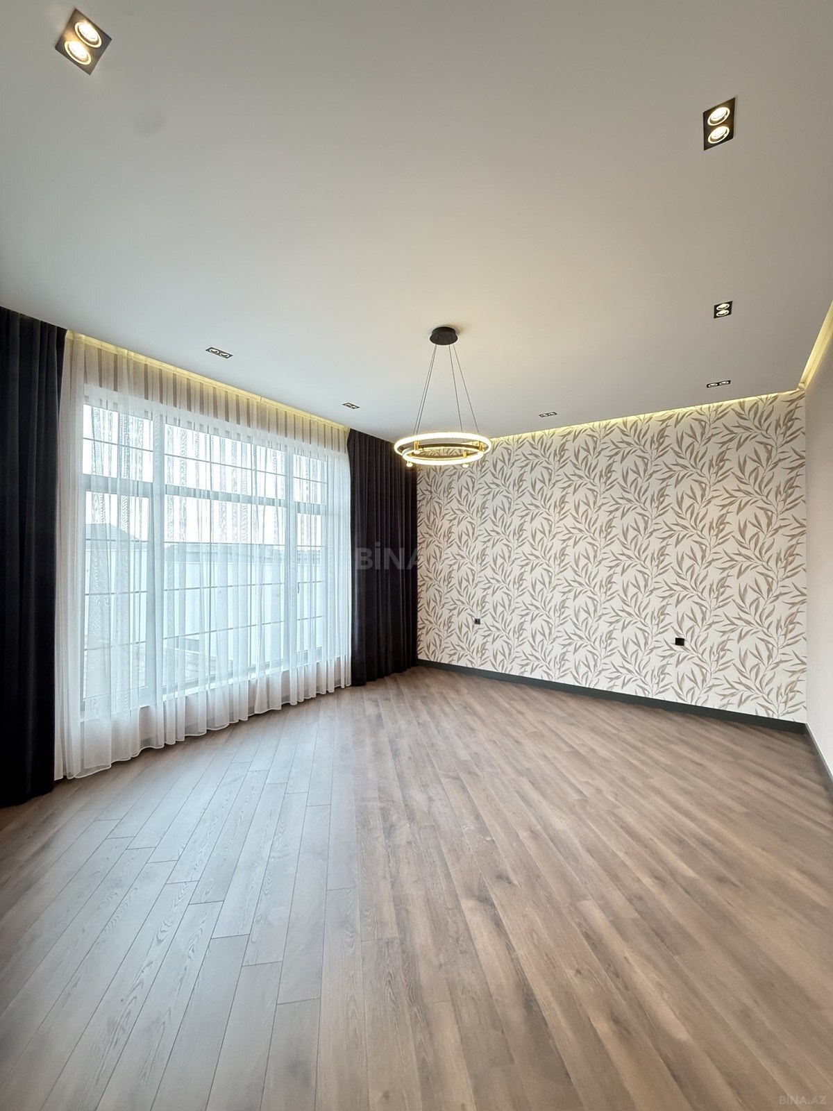 6 otaqlı həyət evi/bağ evi - Şüvəlan q. - 400 m² (25)