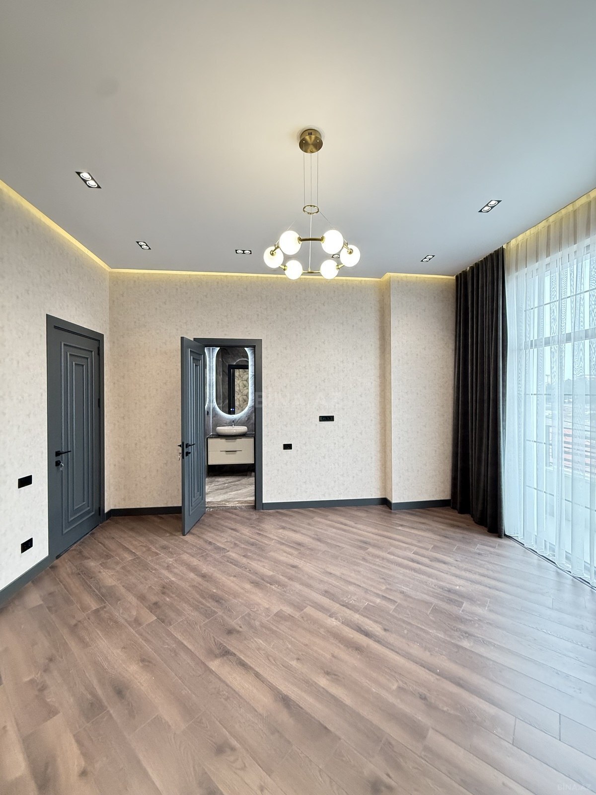 6 otaqlı həyət evi/bağ evi - Şüvəlan q. - 400 m² (27)
