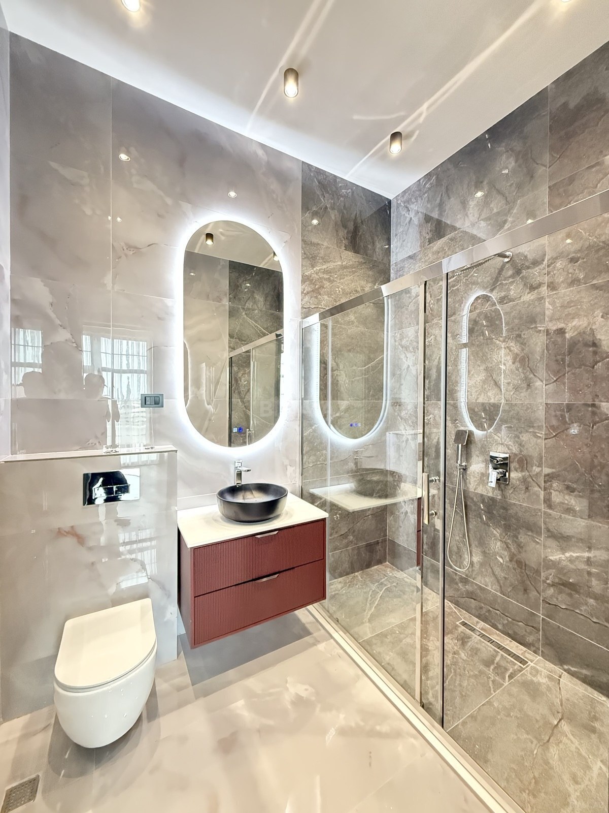 6 otaqlı həyət evi/bağ evi - Şüvəlan q. - 400 m² (23)