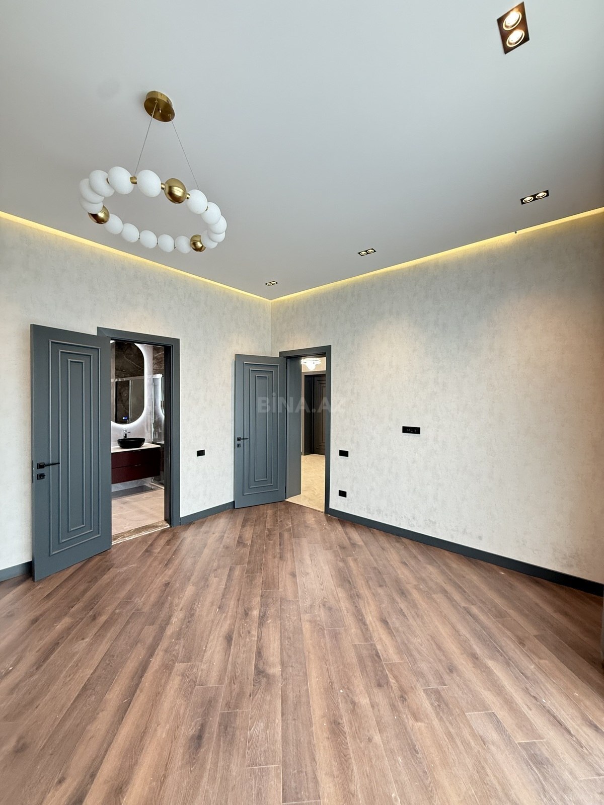 6 otaqlı həyət evi/bağ evi - Şüvəlan q. - 400 m² (22)