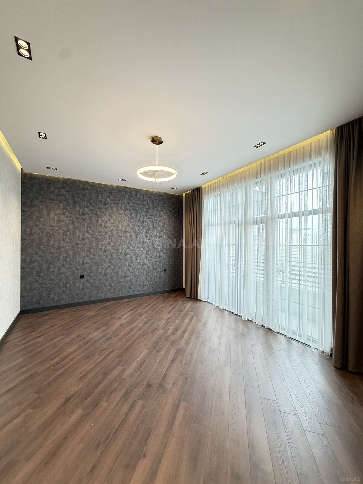 6 otaqlı həyət evi/bağ evi - Şüvəlan q. - 400 m² (24)