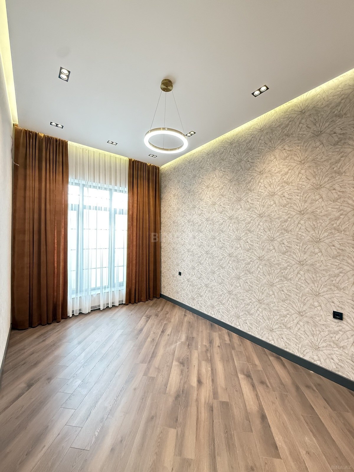 6 otaqlı həyət evi/bağ evi - Şüvəlan q. - 400 m² (18)