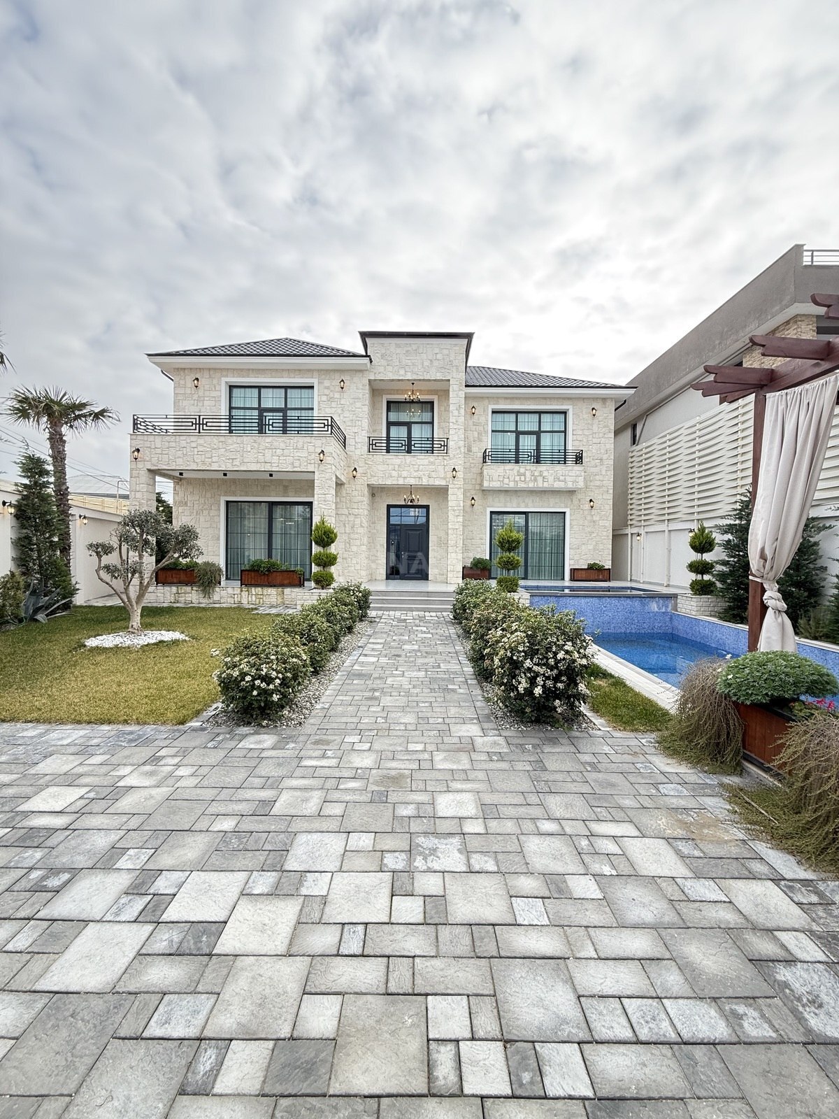 6 otaqlı həyət evi/bağ evi - Şüvəlan q. - 400 m² (9)