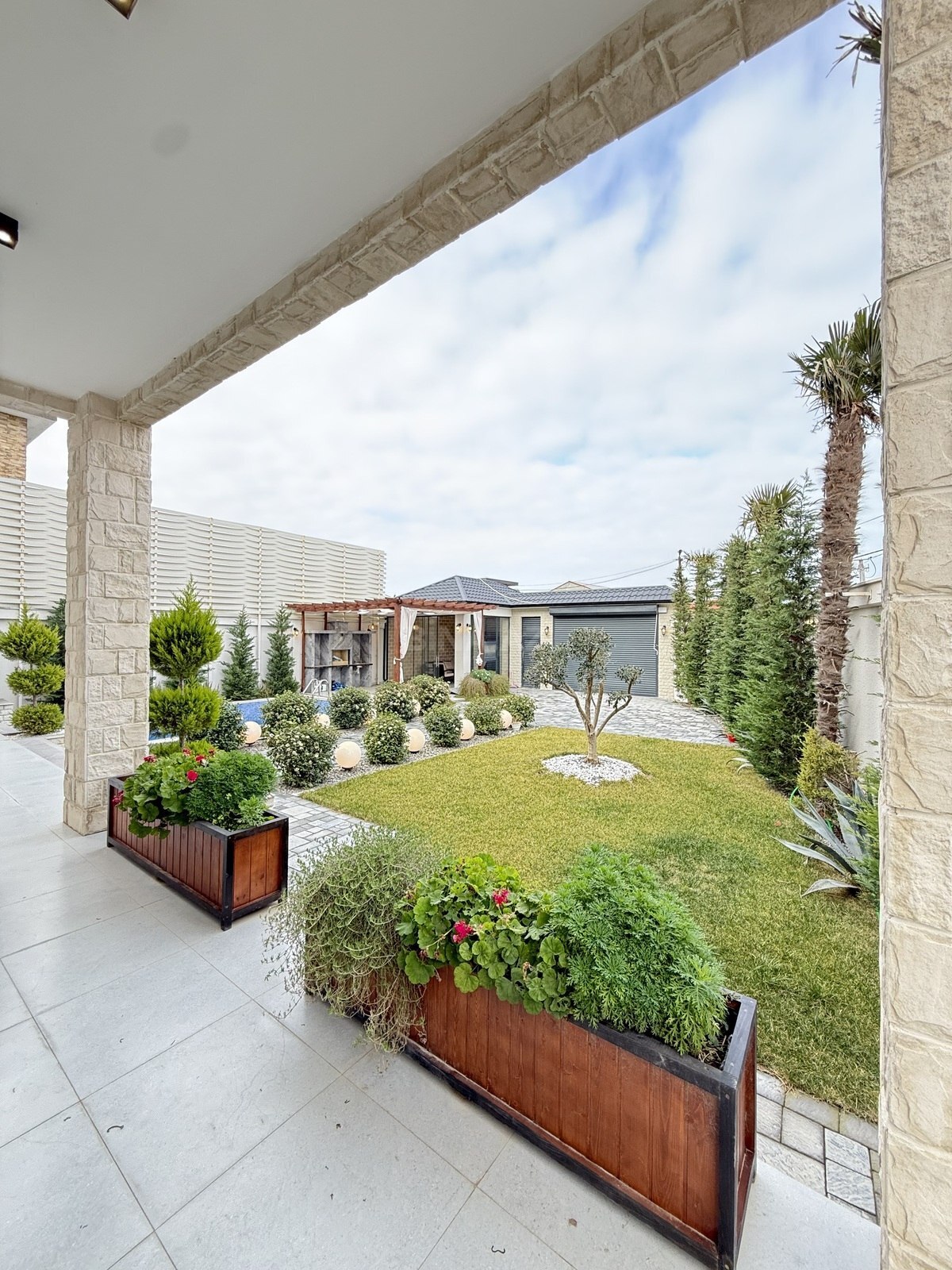6 otaqlı həyət evi/bağ evi - Şüvəlan q. - 400 m² (10)