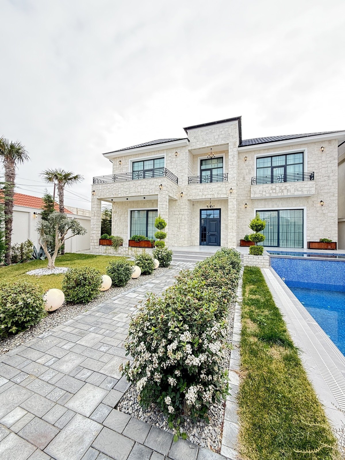 6 otaqlı həyət evi/bağ evi - Şüvəlan q. - 400 m² (2)