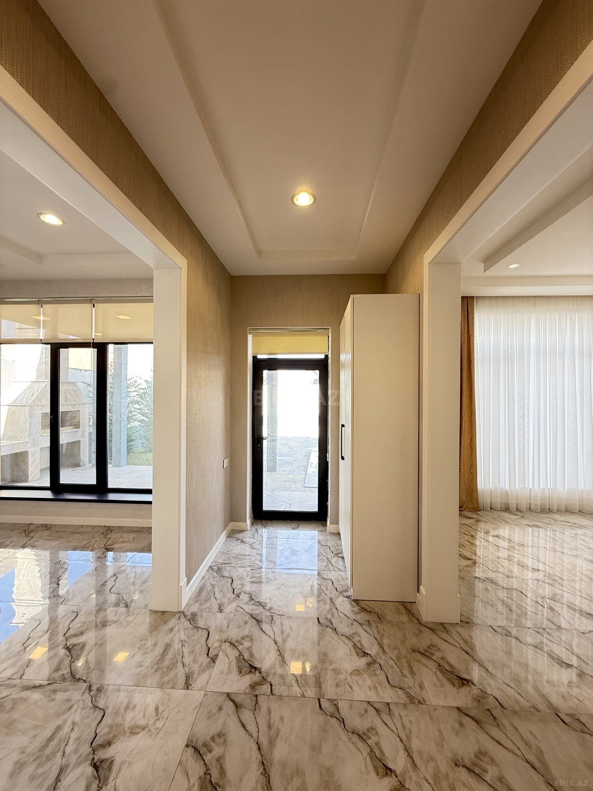 4 otaqlı həyət evi/bağ evi - Şüvəlan q. - 170 m² (23)