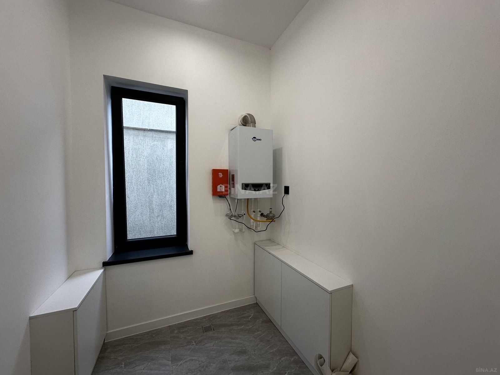 4 otaqlı həyət evi/bağ evi - Şüvəlan q. - 180 m² (11)