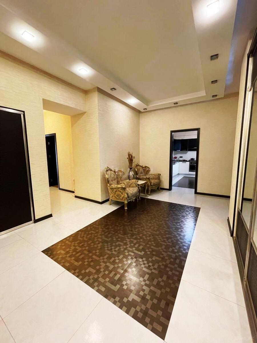 4-комн. новостройка - м. 28 мая - 178 м² (8)