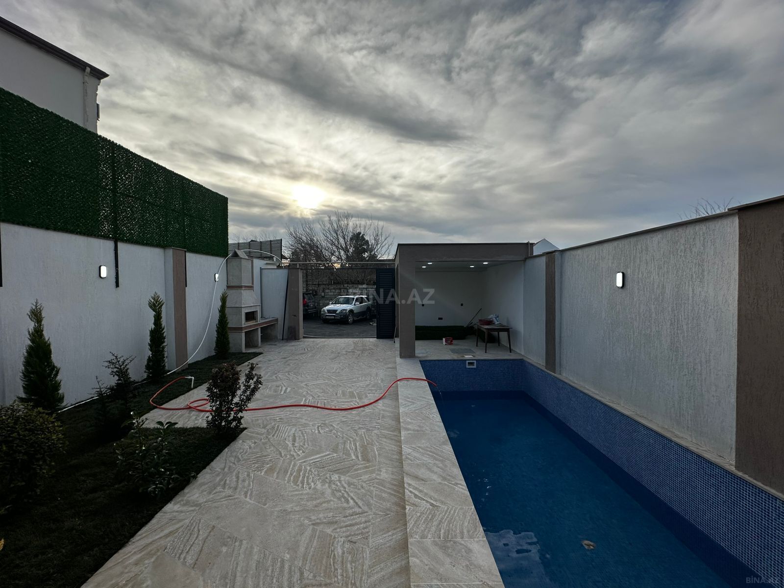 4 otaqlı həyət evi/bağ evi - Şüvəlan q. - 140 m² (2)