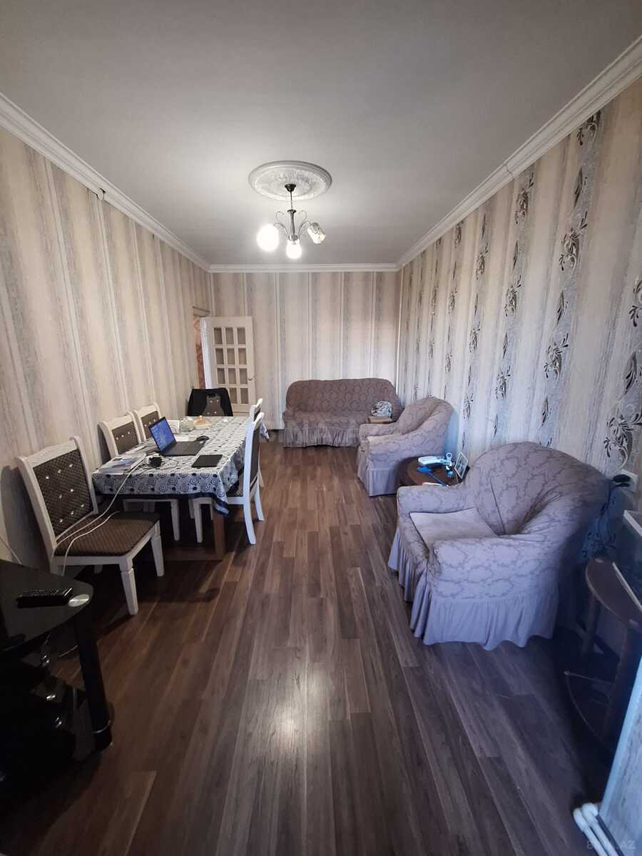 3 otaqlı köhnə tikili - 8-ci mikrorayon q. - 90 m² (2)