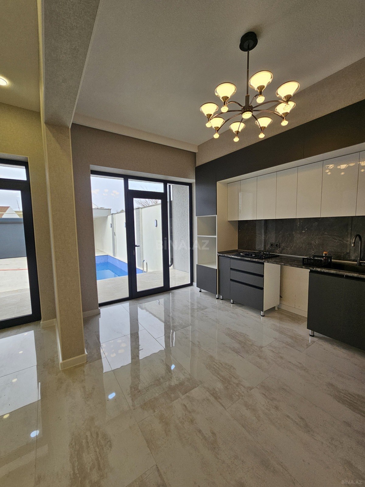 4 otaqlı həyət evi/bağ evi - Şüvəlan q. - 150 m² (8)