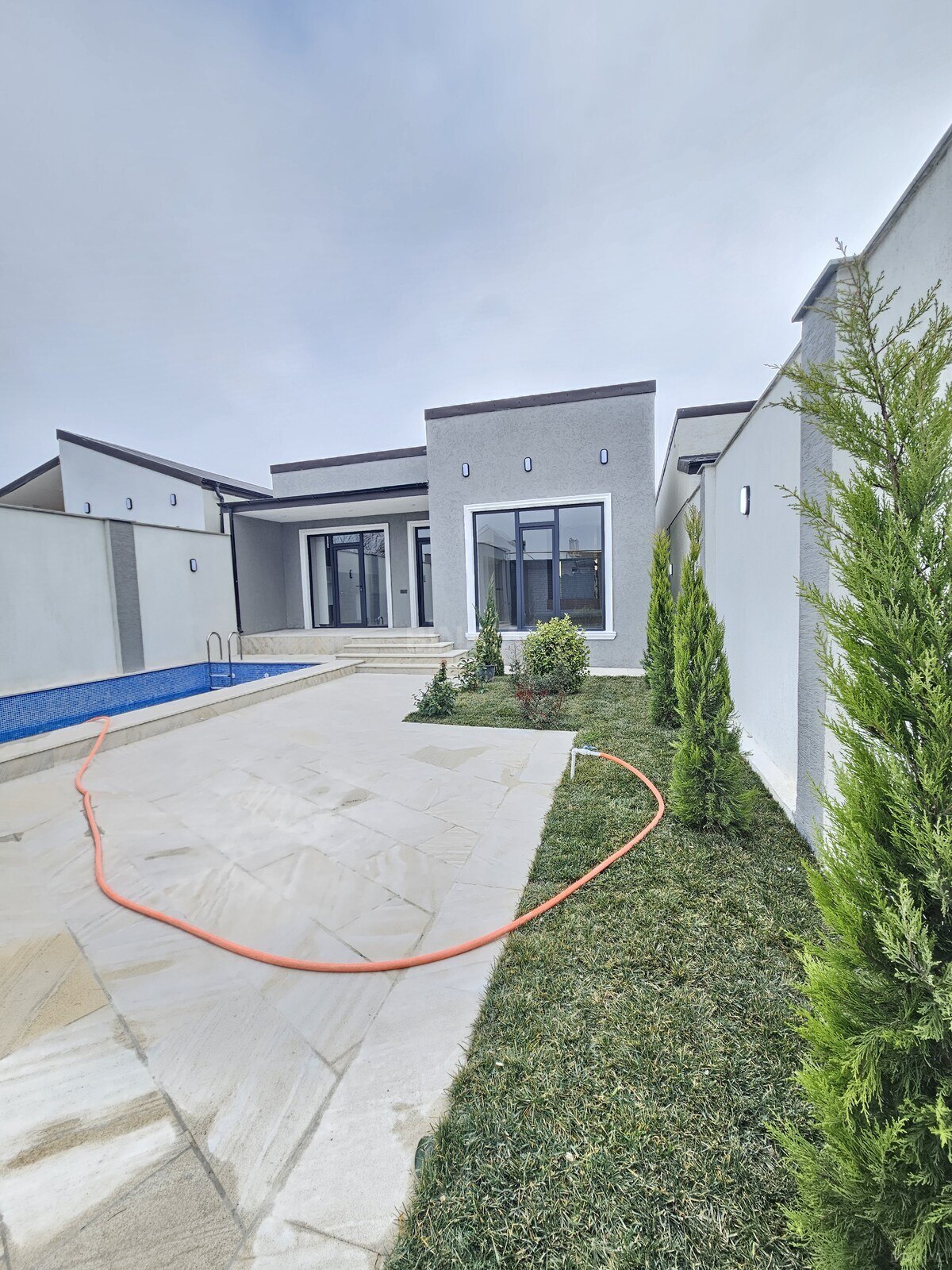4 otaqlı həyət evi/bağ evi - Şüvəlan q. - 150 m² (4)