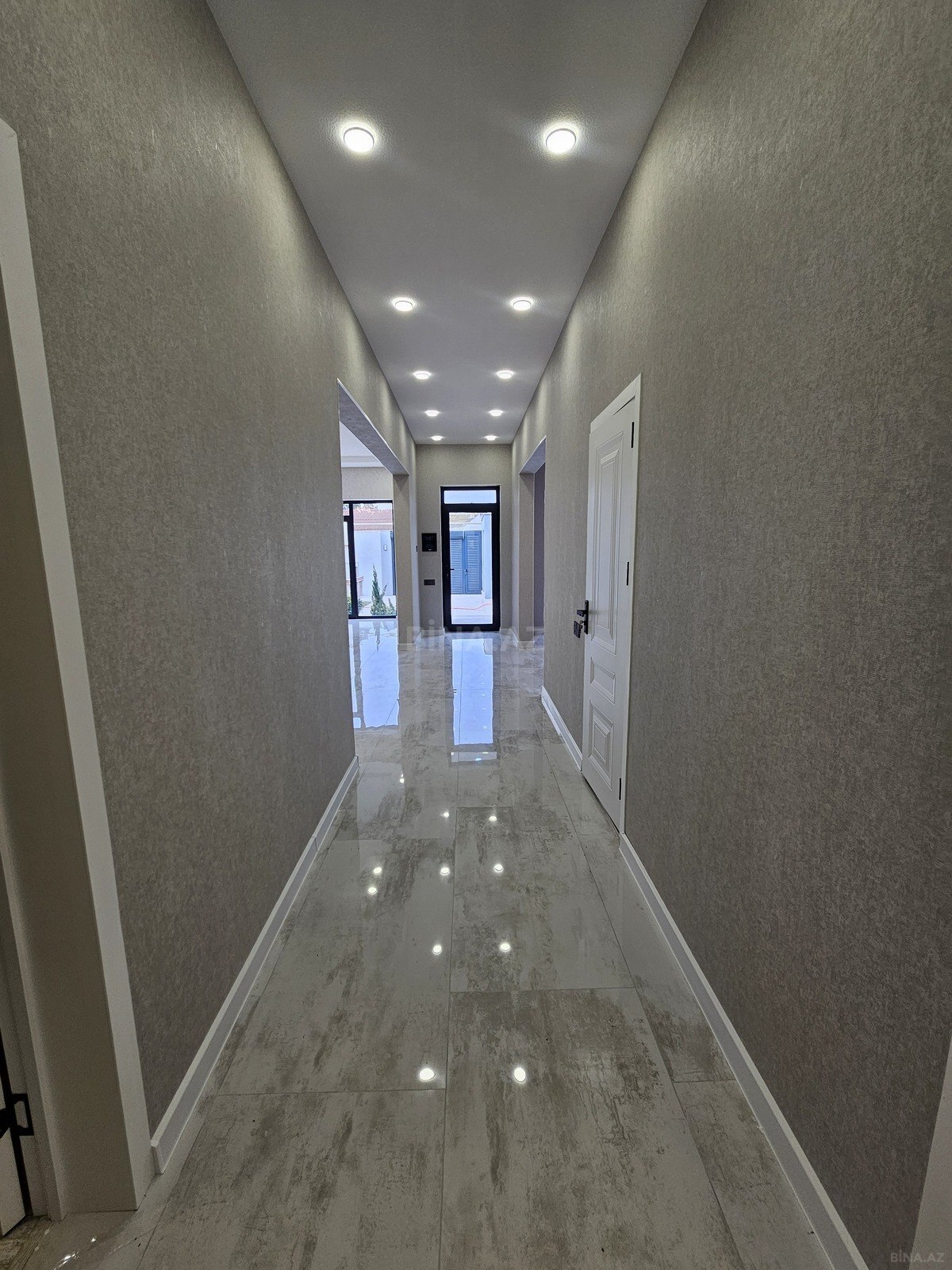 4 otaqlı həyət evi/bağ evi - Şüvəlan q. - 150 m² (13)