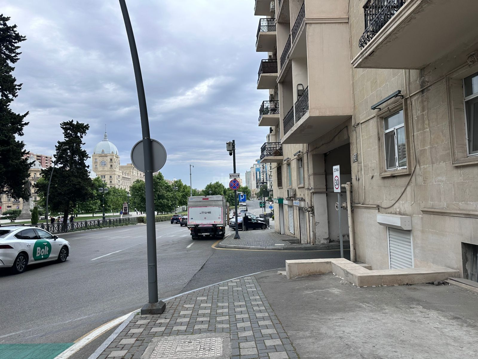 3 otaqlı ofis - Nizami m. - 85 m² (1)
