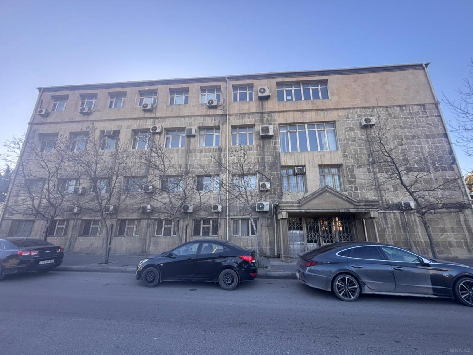Obyekt - Nizami r. - 1200 m² (1)