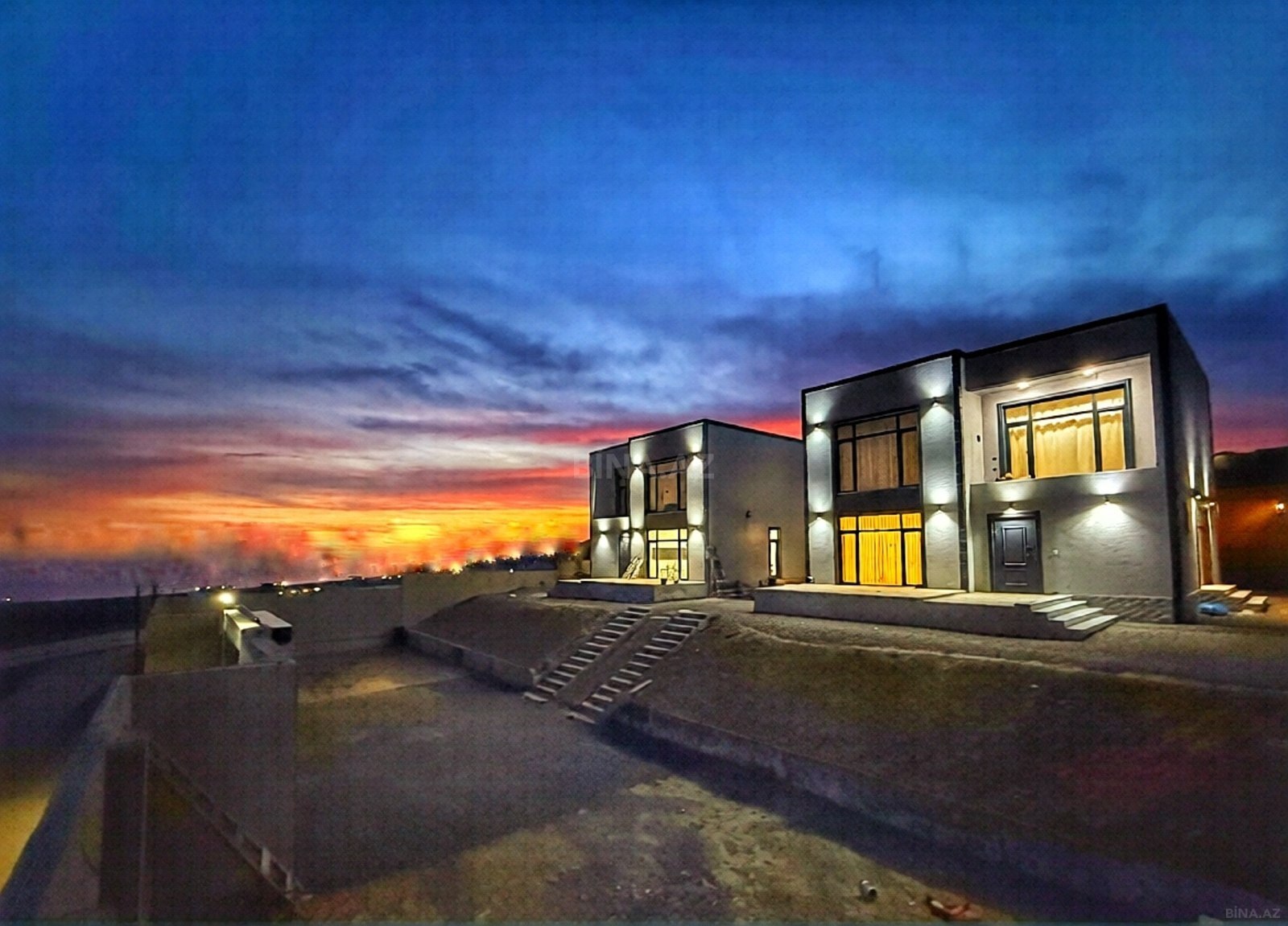 8-комн. дом/дача - пос. Новханы - 400 м² (2)