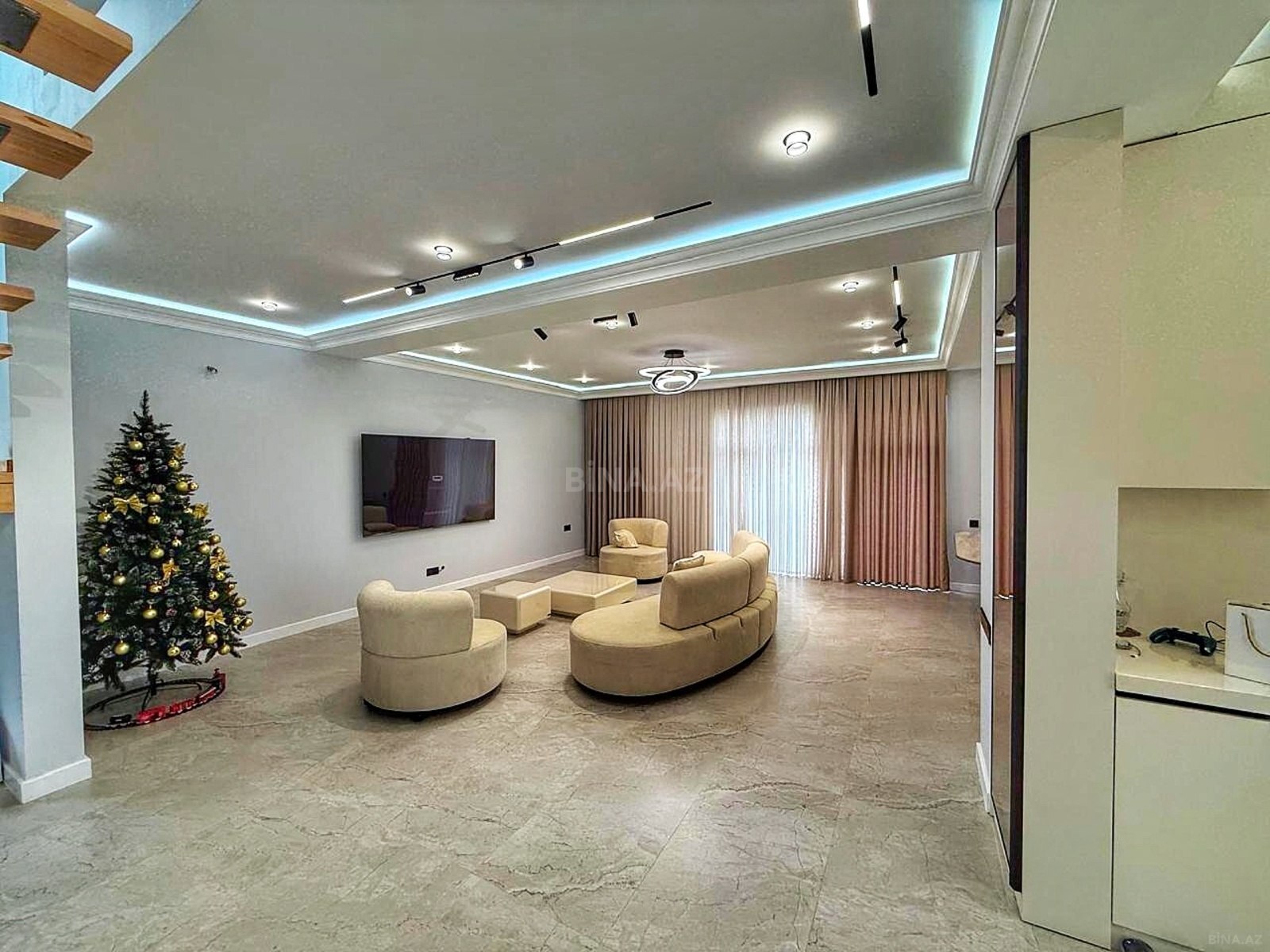 8-комн. дом/дача - пос. Новханы - 400 м² (4)