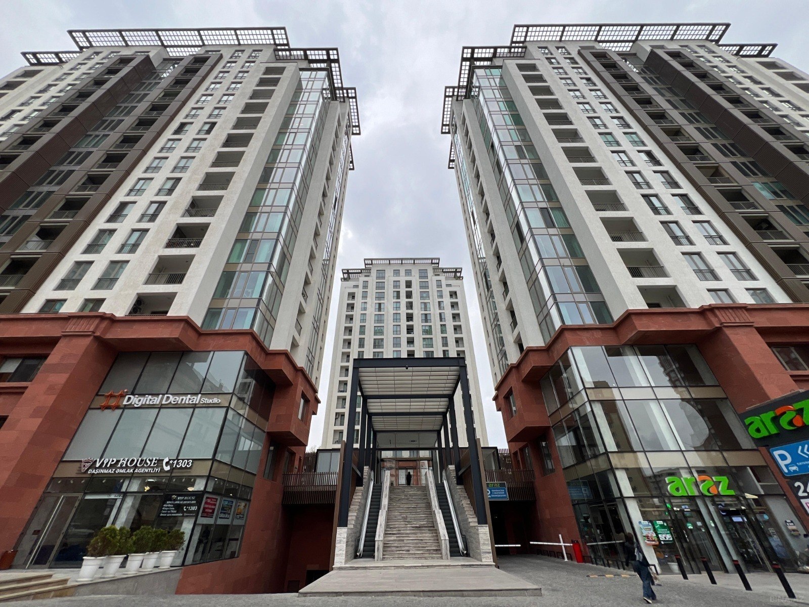 4 otaqlı yeni tikili - Elmlər Akademiyası m. - 175 m² (1)