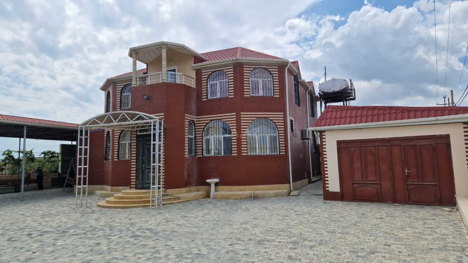 4-комн. дом/дача - пос. Зире - 230 м² (1)