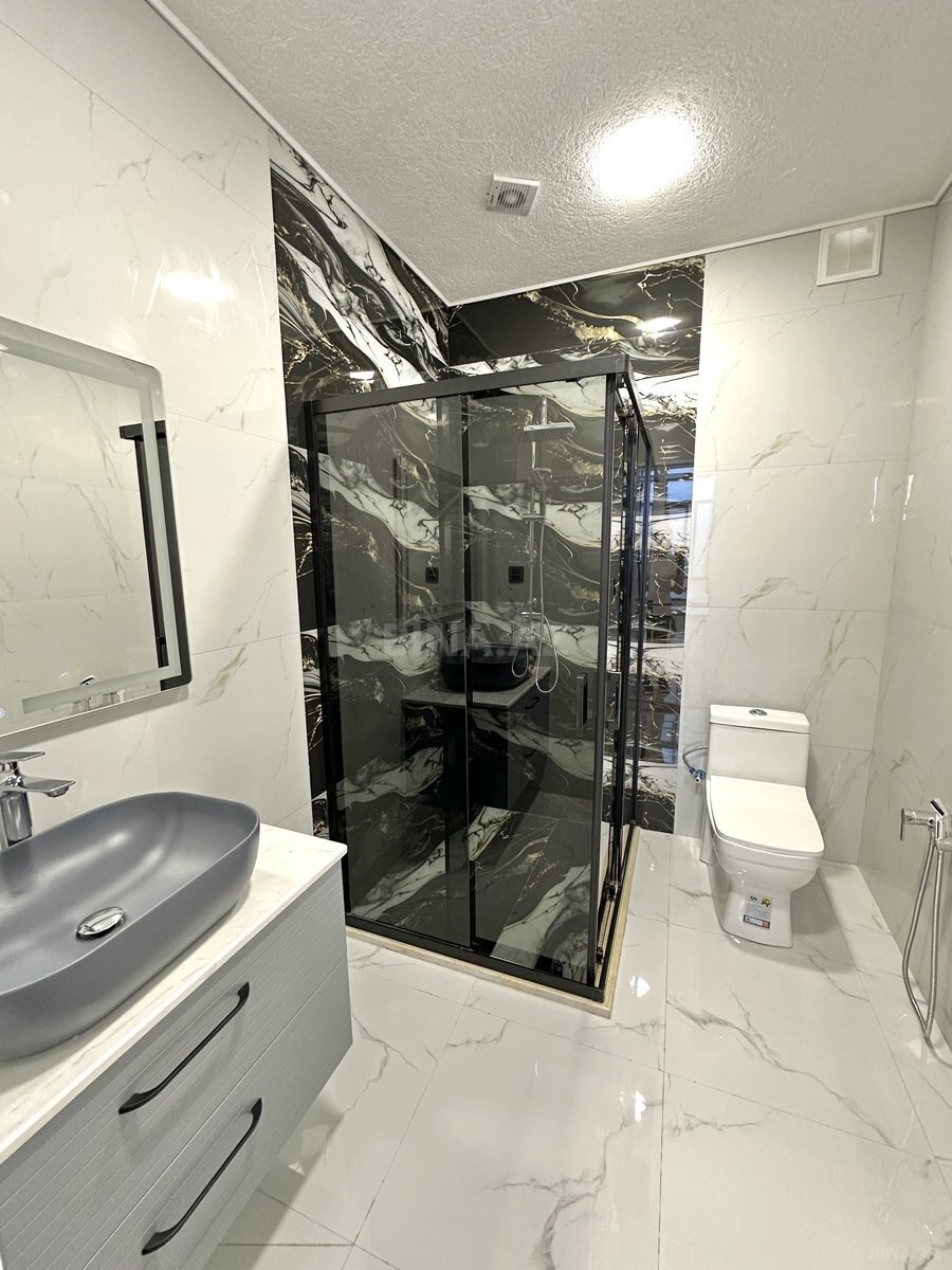 4 otaqlı həyət evi/bağ evi - Şüvəlan q. - 270 m² (13)