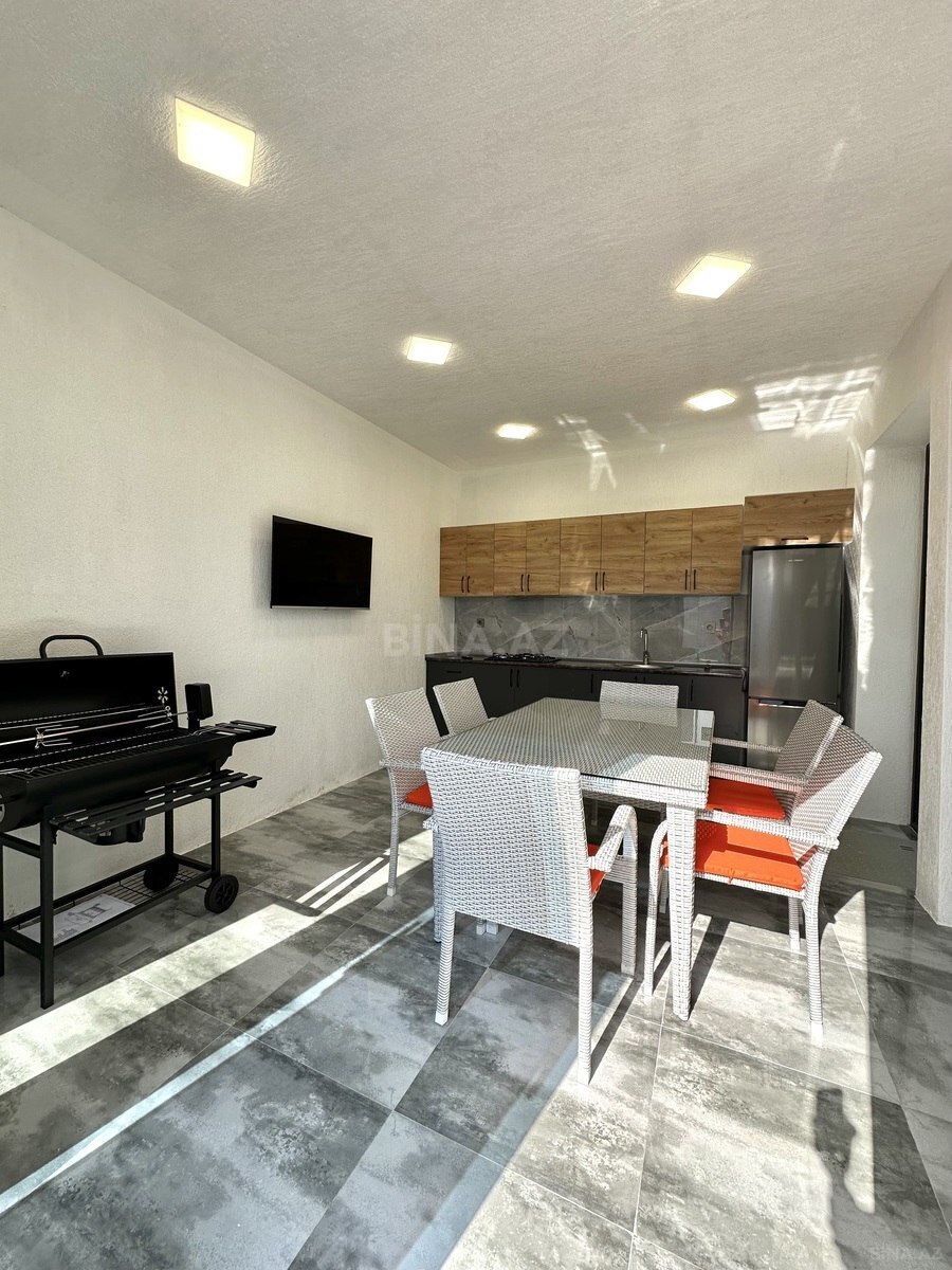4 otaqlı həyət evi/bağ evi - Şüvəlan q. - 270 m² (4)