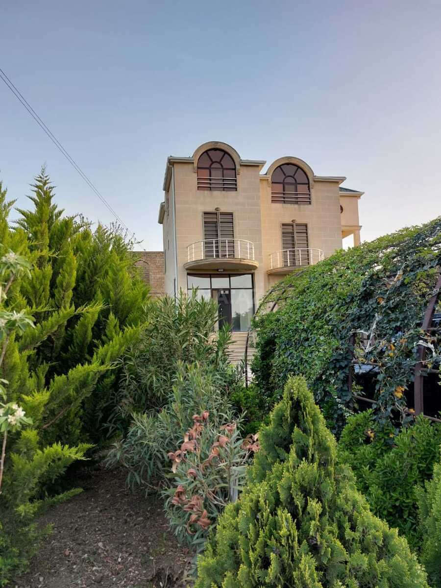 6 otaqlı həyət evi/bağ evi - Novxanı q. - 250 m² (1)