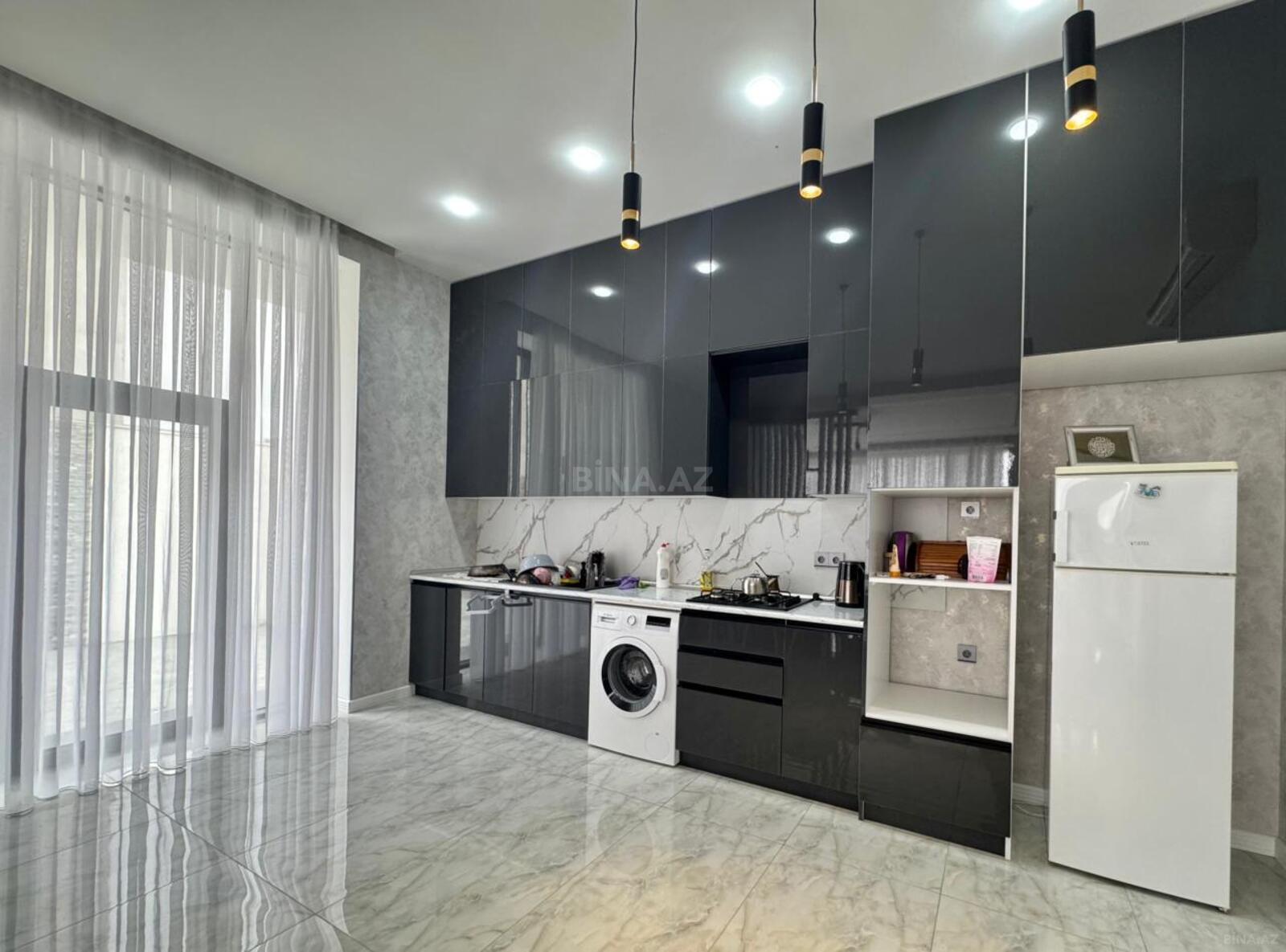 4 otaqlı həyət evi/bağ evi - Şüvəlan q. - 210 m² (4)