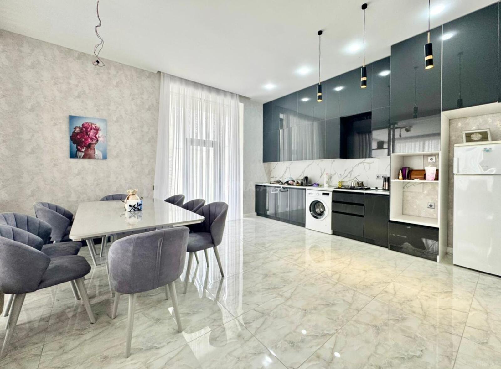 4 otaqlı həyət evi/bağ evi - Şüvəlan q. - 210 m² (3)