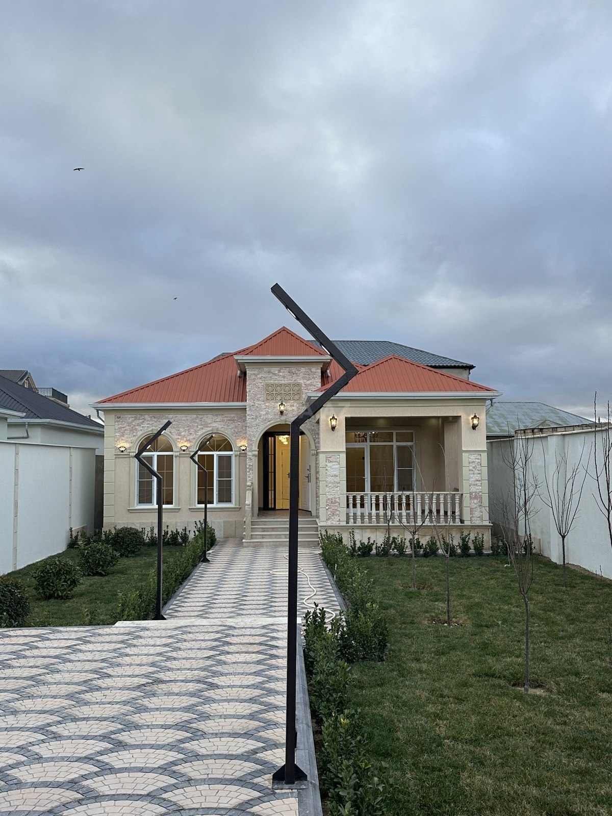4 otaqlı həyət evi/bağ evi - Buzovna q. - 145 m² (1)