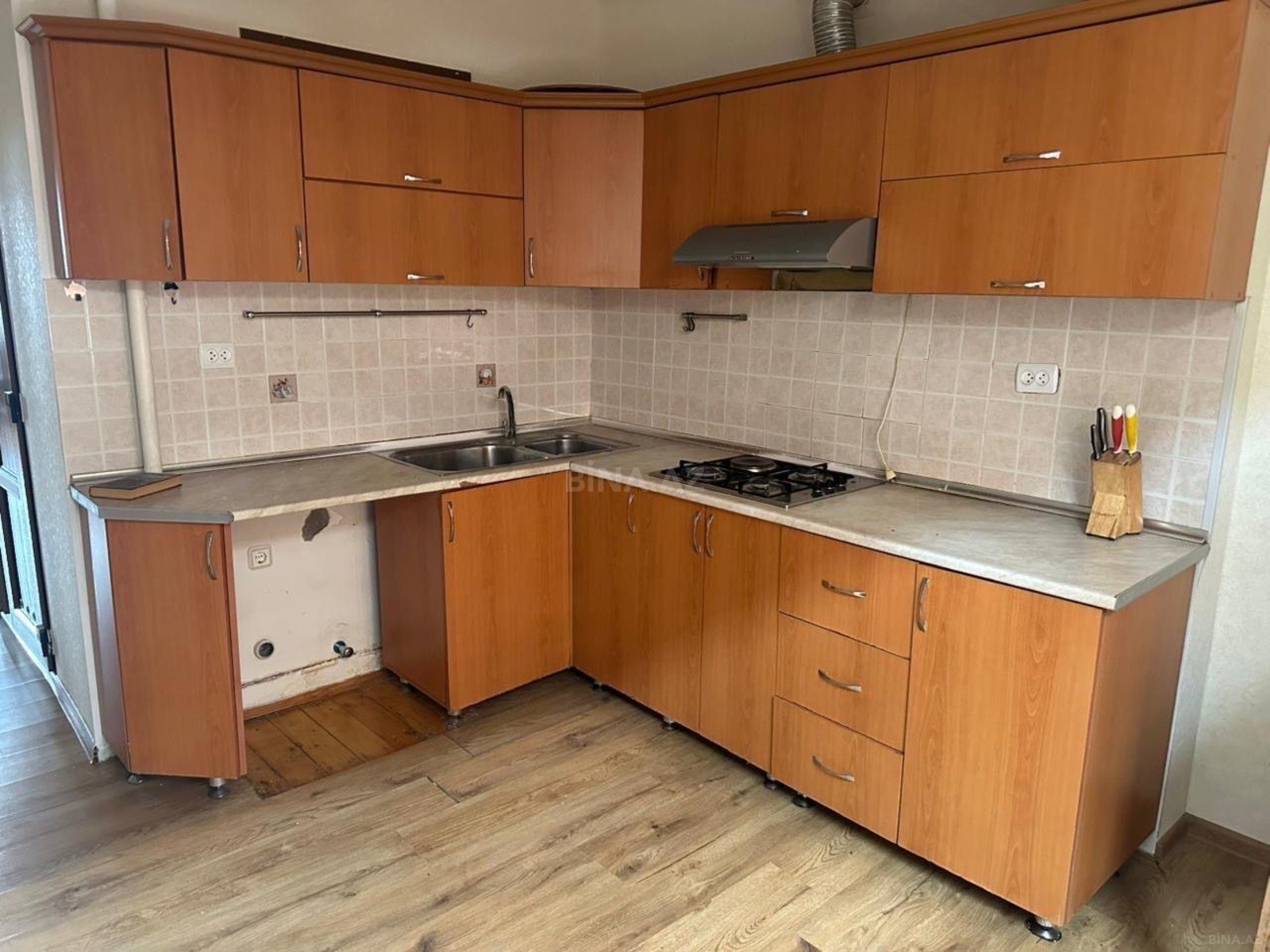 4 otaqlı köhnə tikili - Yeni Günəşli q. - 90 m² (6)
