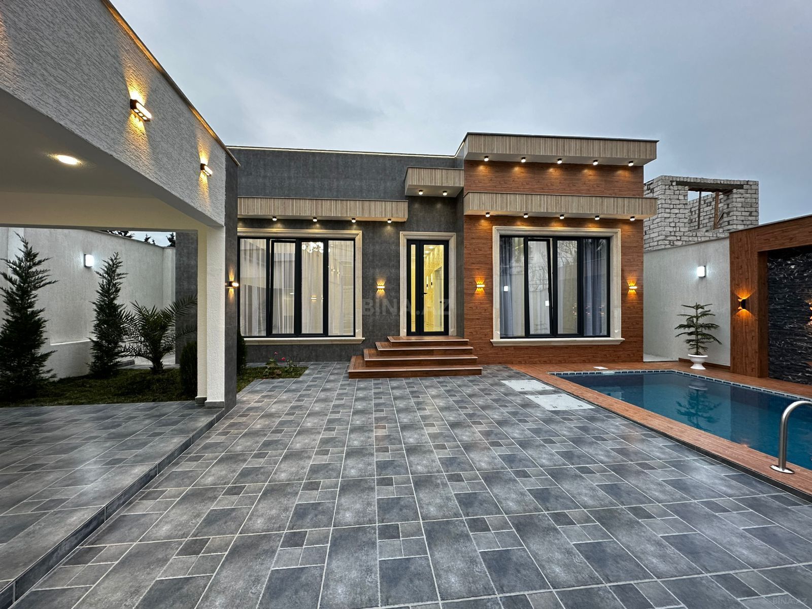 4 otaqlı həyət evi/bağ evi - Şüvəlan q. - 155 m² (1)