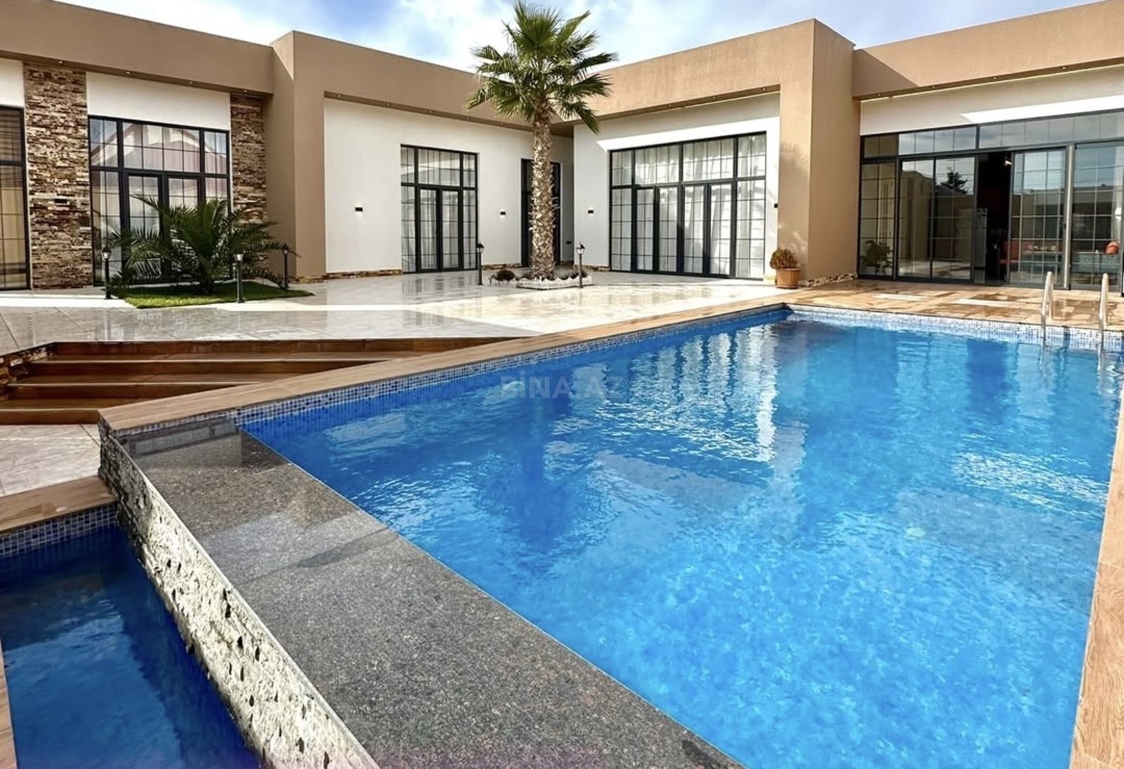4 otaqlı həyət evi/bağ evi - Mərdəkan q. - 250 m² (1)