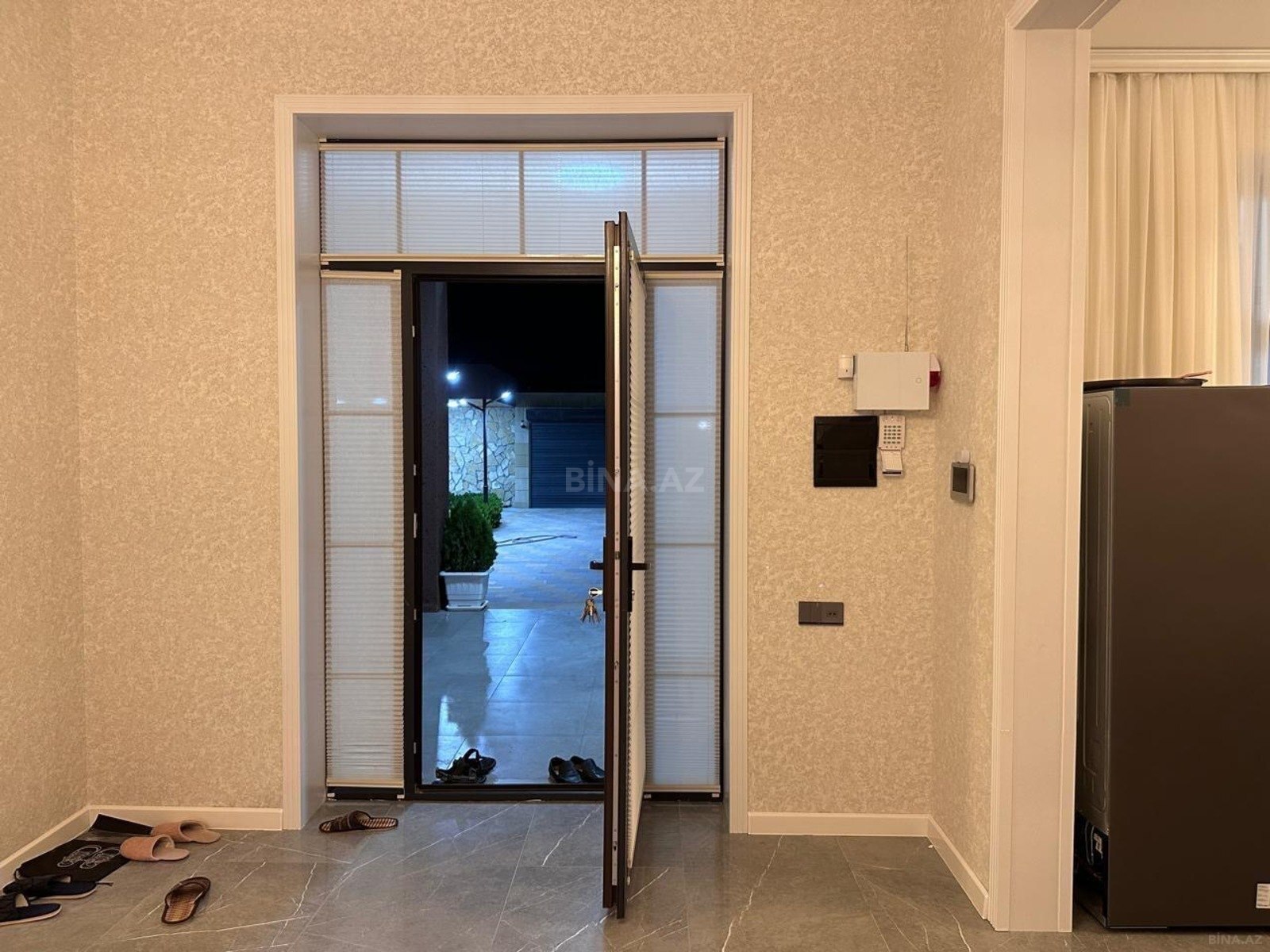 5 otaqlı həyət evi/bağ evi - Şüvəlan q. - 250 m² (16)