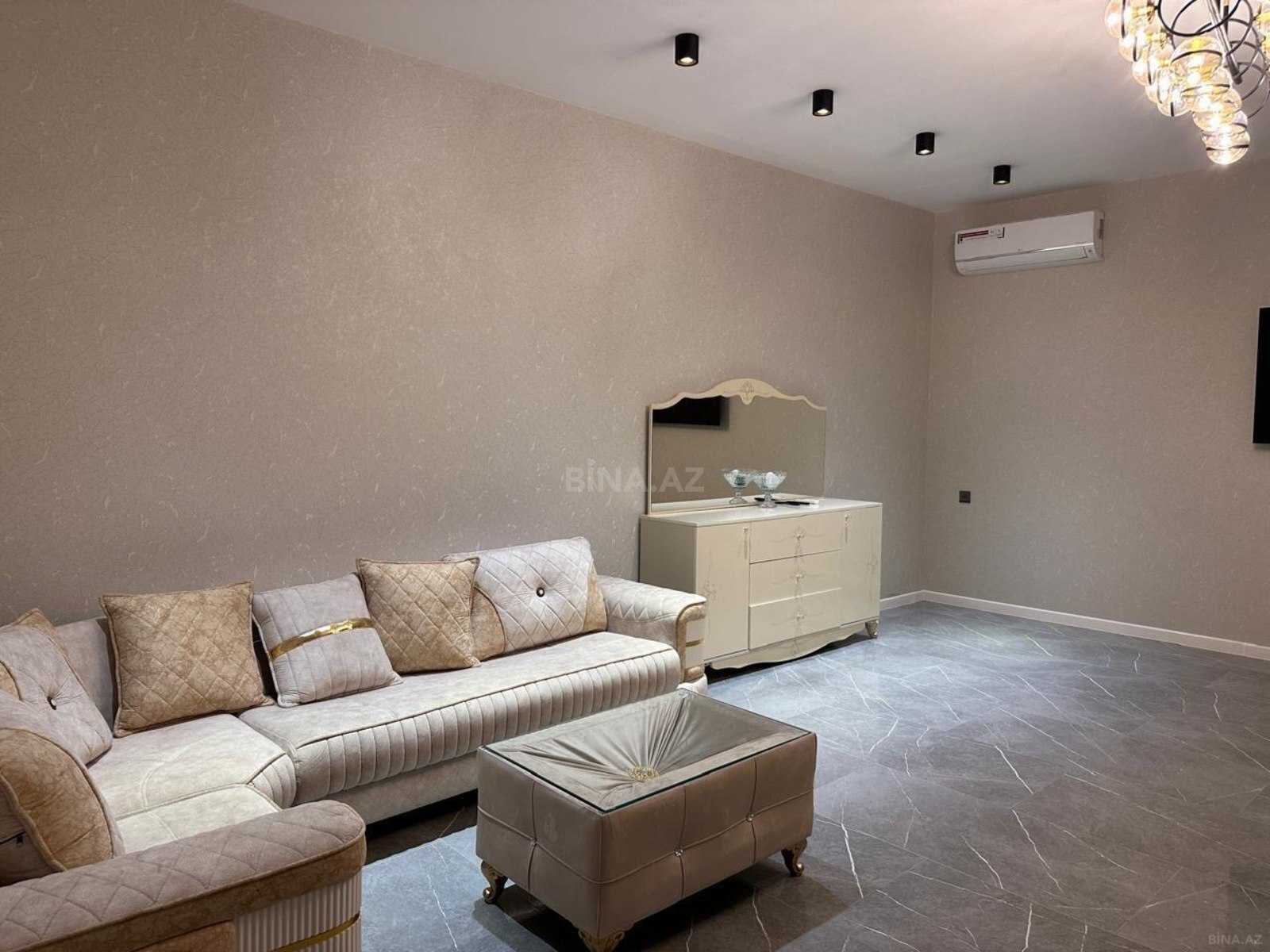5 otaqlı həyət evi/bağ evi - Şüvəlan q. - 250 m² (10)