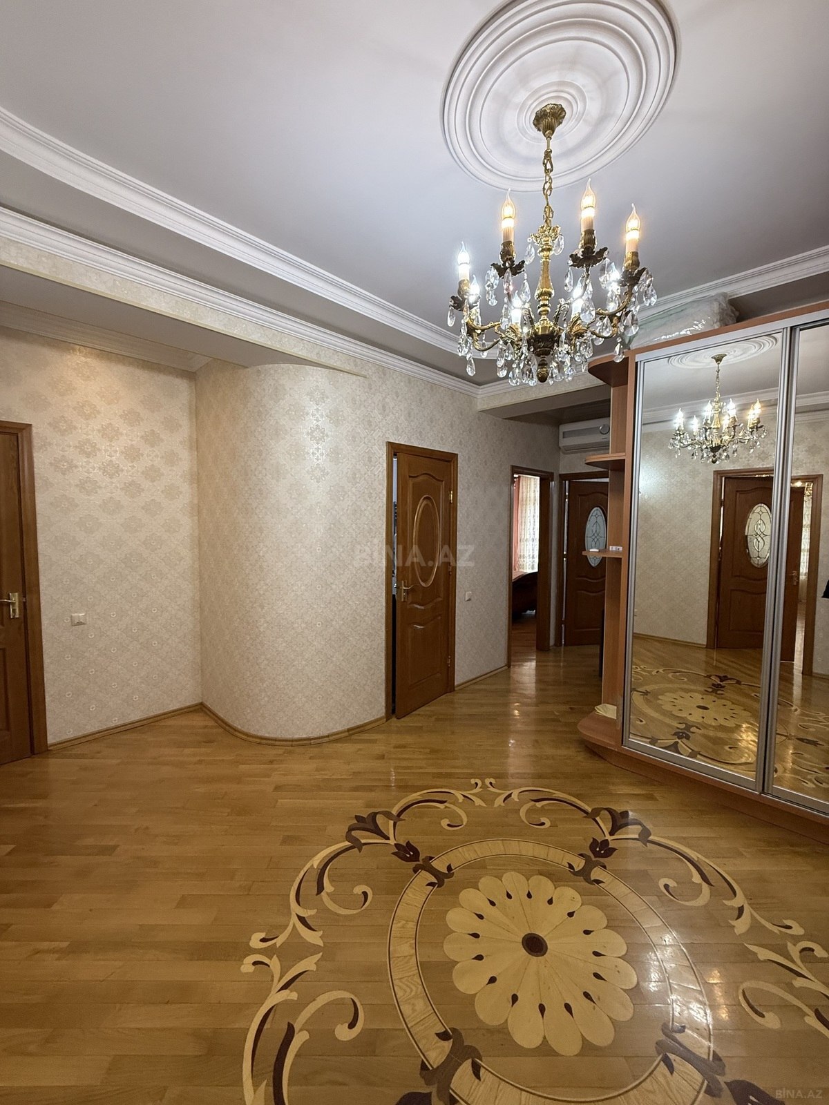 3-комн. новостройка - м. 8 ноября - 126 м² (11)