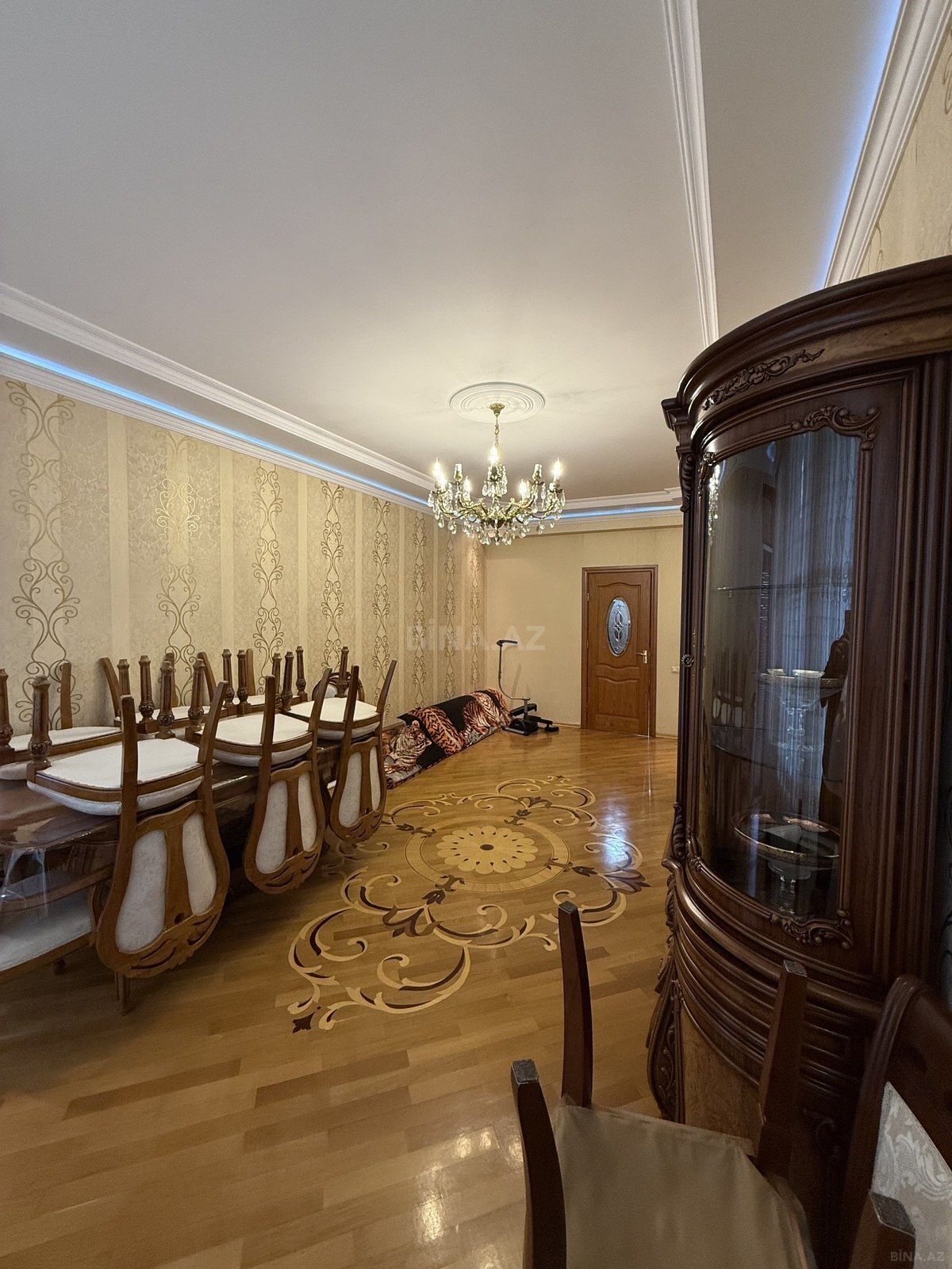 3-комн. новостройка - м. 8 ноября - 126 м² (2)