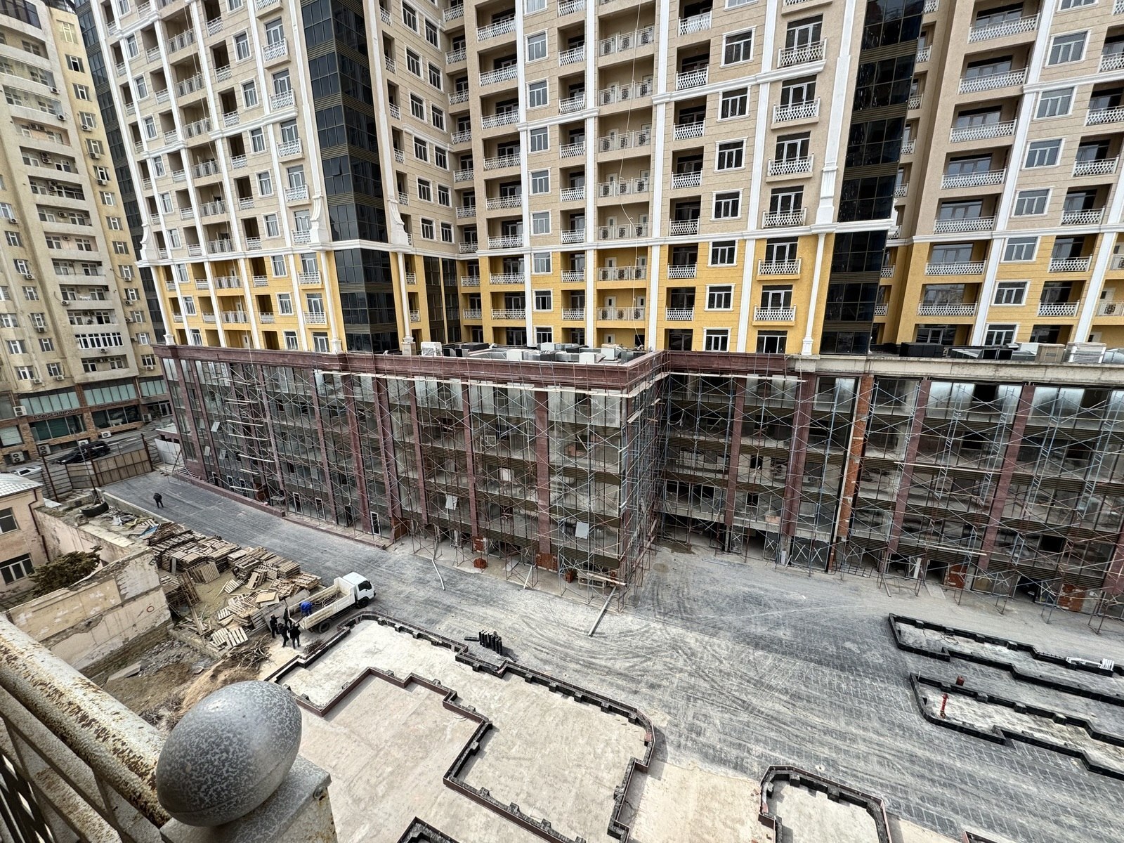 3 otaqlı yeni tikili - 28 May m. - 112 m² (2)