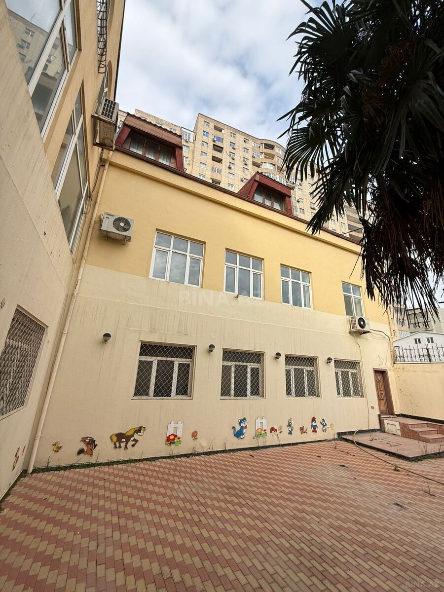 Obyekt - İnşaatçılar m. - 600 m² (12)