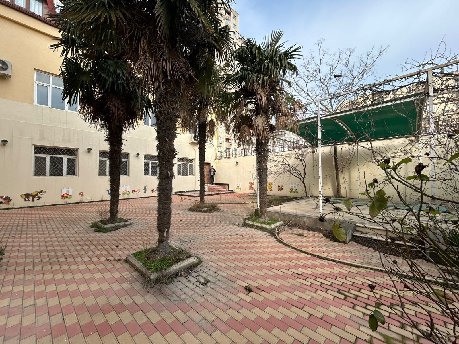 Obyekt - İnşaatçılar m. - 600 m² (21)