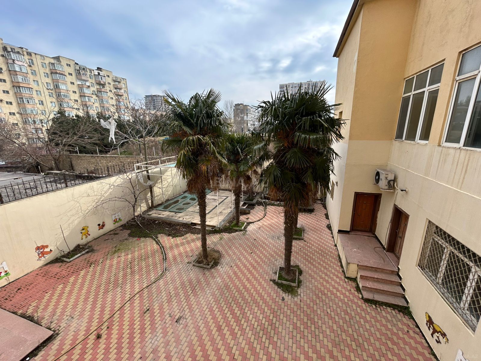 Obyekt - İnşaatçılar m. - 600 m² (19)