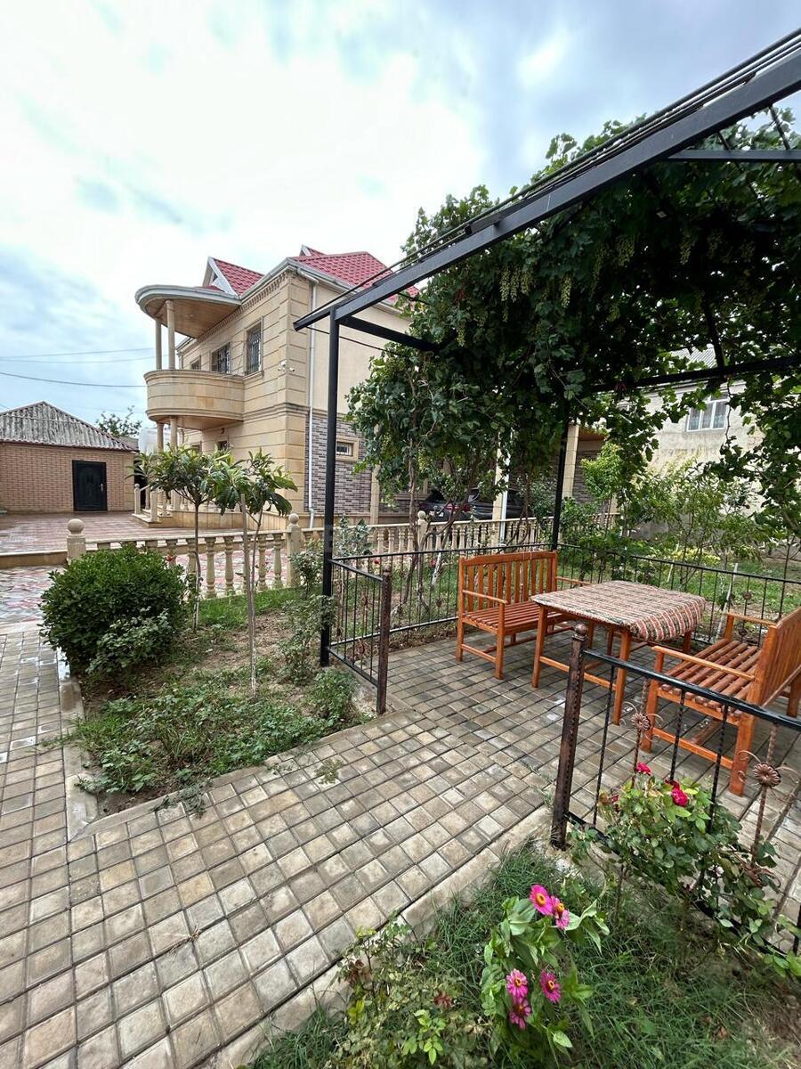4 otaqlı həyət evi/bağ evi - Müşfiqabad q. - 200 m² (1)