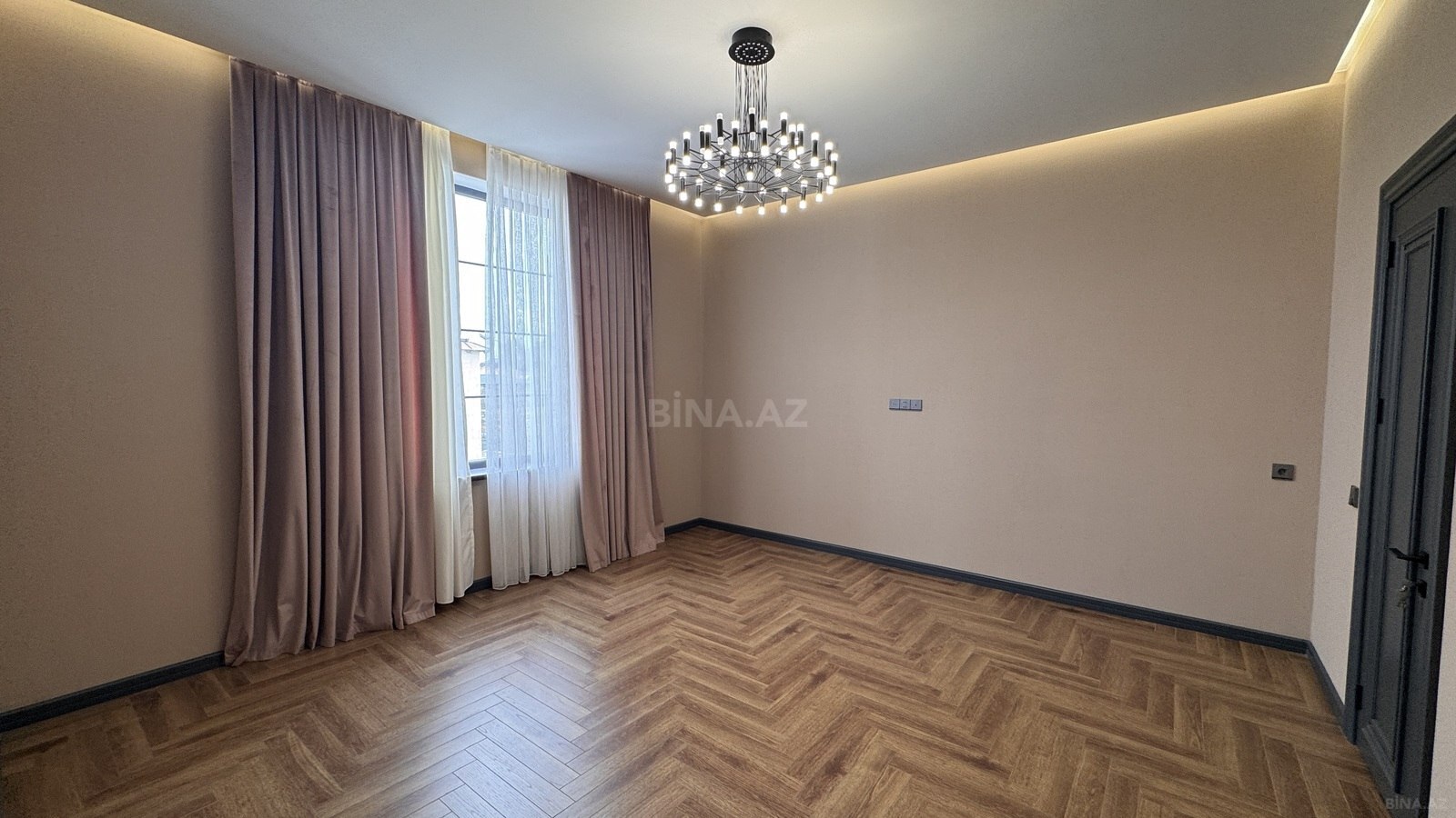 6 otaqlı həyət evi/bağ evi - Şağan q. - 350 m² (26)