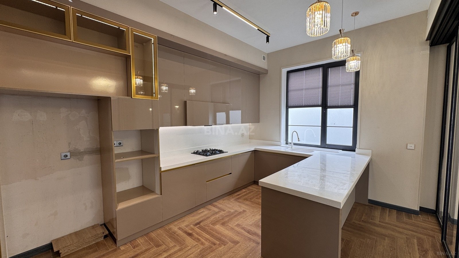 6 otaqlı həyət evi/bağ evi - Şağan q. - 350 m² (18)
