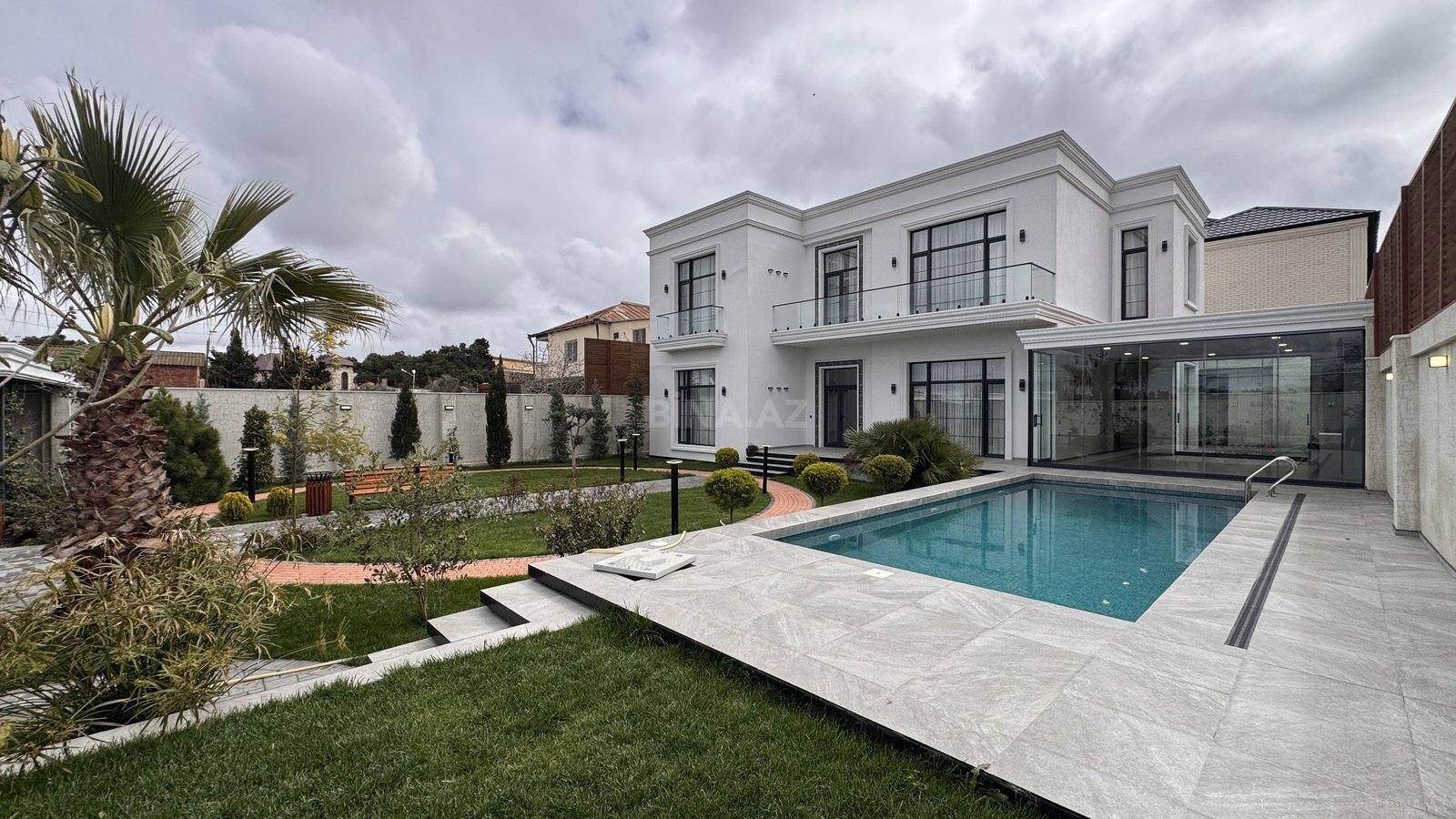 6 otaqlı həyət evi/bağ evi - Şağan q. - 350 m² (1)