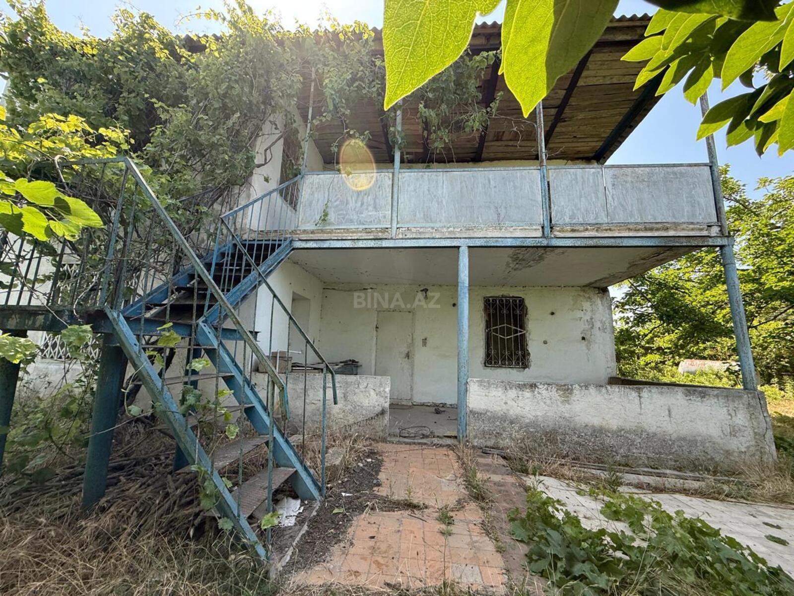 5 otaqlı həyət evi/bağ evi - Novxanı q. - 180 m² (1)