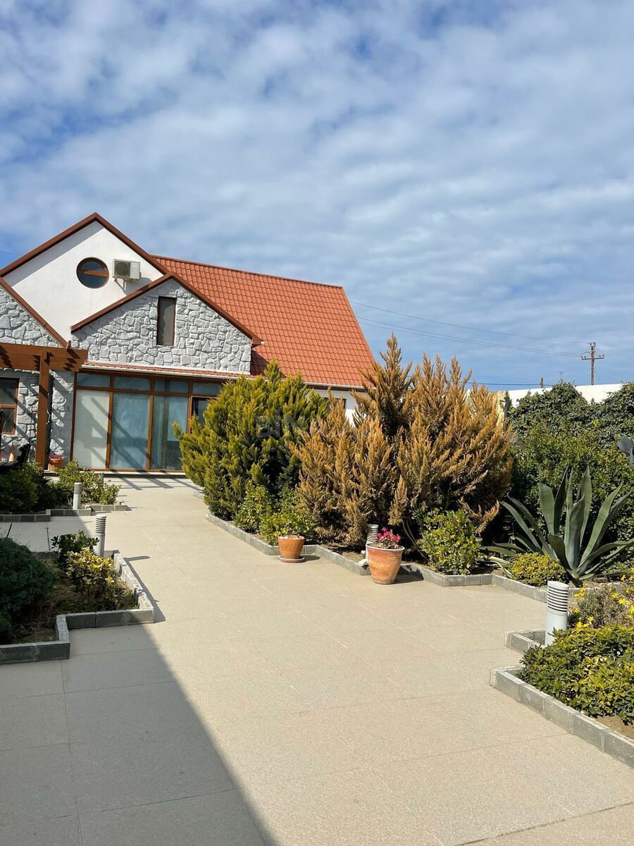 4 otaqlı həyət evi/bağ evi - Şüvəlan q. - 250 m² (4)