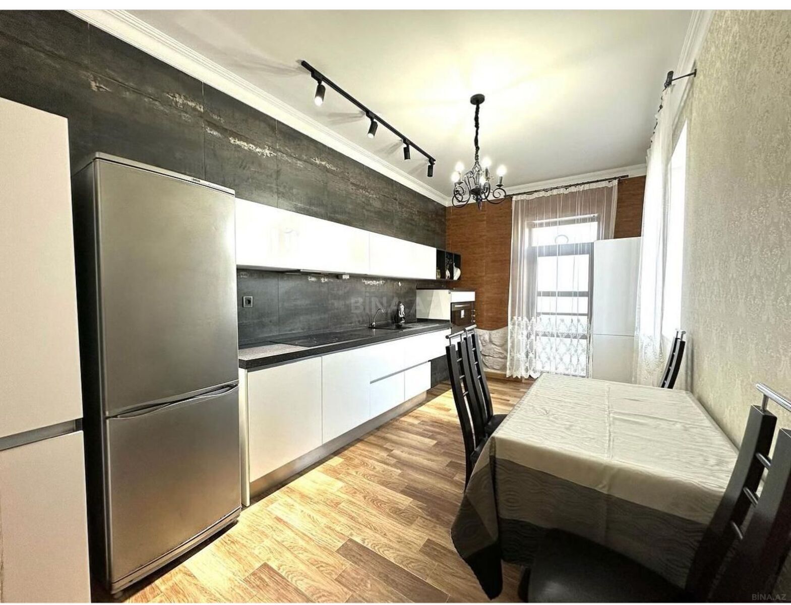 4 otaqlı həyət evi/bağ evi - Şüvəlan q. - 250 m² (14)